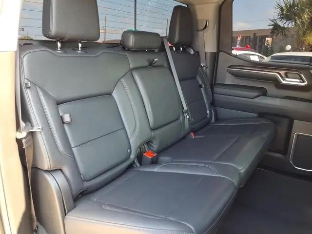 2024 GMC Sierra 1500 4WD Crew Cab Short Box SLT