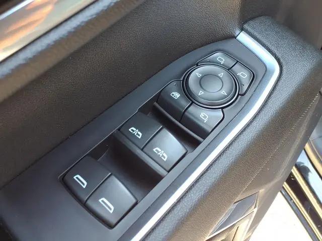 2024 GMC Sierra 1500 4WD Crew Cab Short Box SLT