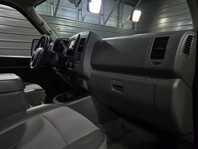 2018 Nissan 3500 SV V6