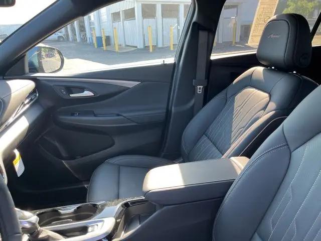 2026 Buick NV Avenir FWD