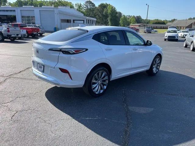 2026 Buick NV Avenir FWD