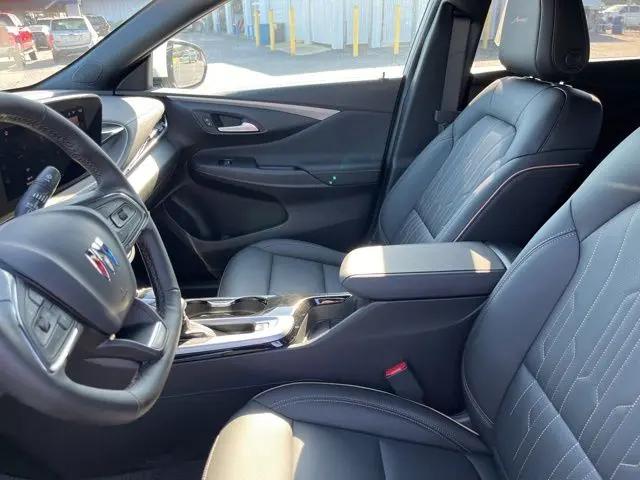 2026 Buick NV Avenir FWD