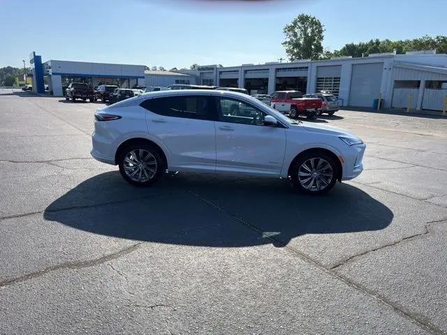 2026 Buick NV Avenir FWD