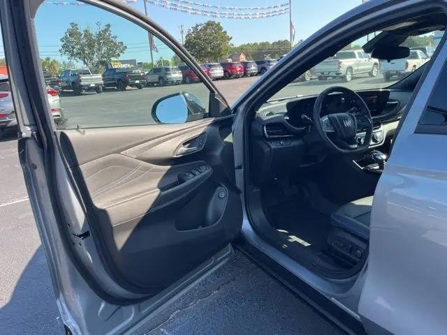2026 Buick NV Sport Touring FWD