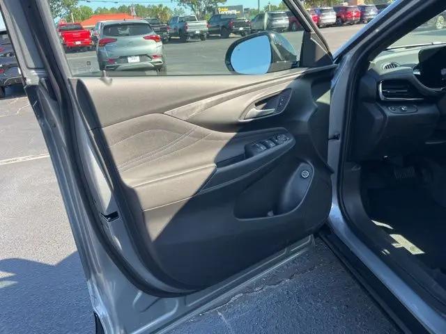 2026 Buick NV Sport Touring FWD