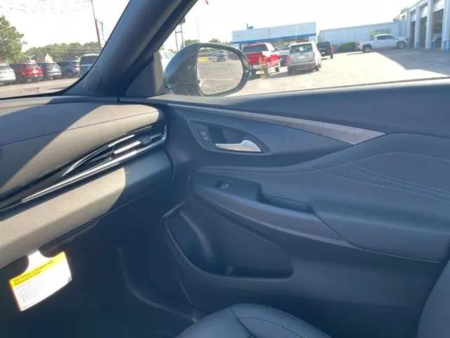 2026 Buick NV Sport Touring FWD