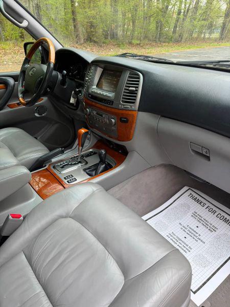 2004 Lexus LX 470 470