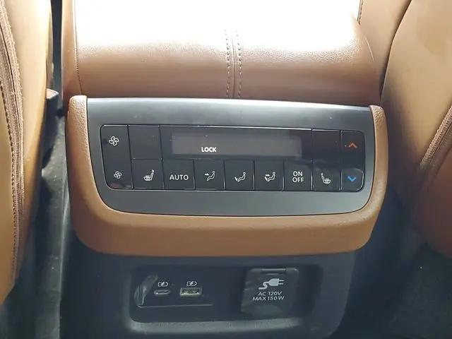 2025 Nissan Pathfinder Platinum FWD