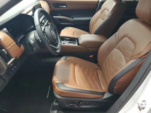 2025 Nissan Pathfinder Platinum FWD