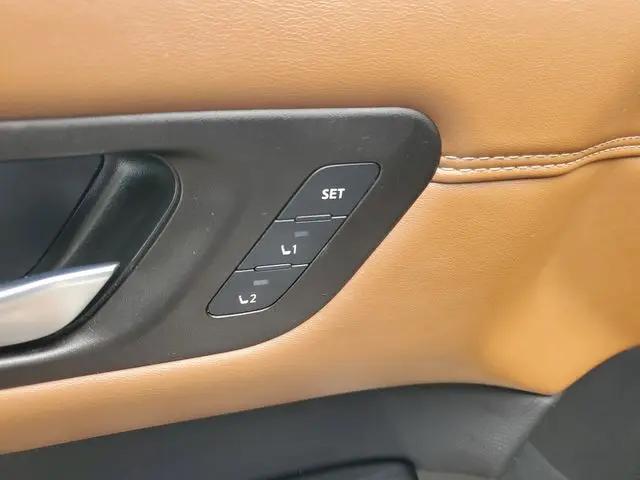 2025 Nissan Pathfinder Platinum FWD