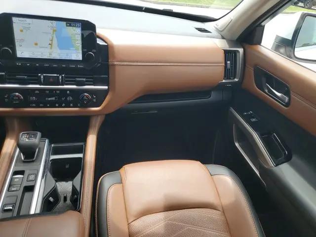 2025 Nissan Pathfinder Platinum FWD