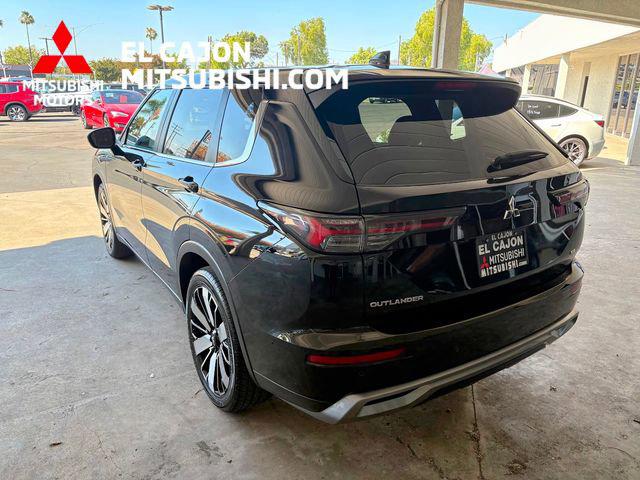 2025 Mitsubishi Outlander SE