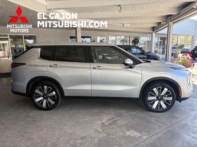 2025 Mitsubishi Outlander SE