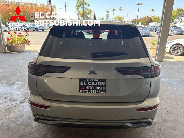 2025 Mitsubishi Outlander SE