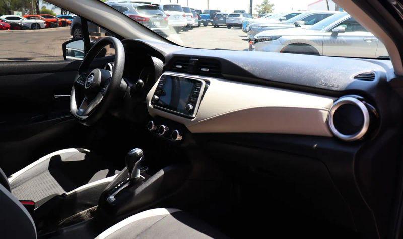 2021 Nissan Versa SV Xtronic CVT