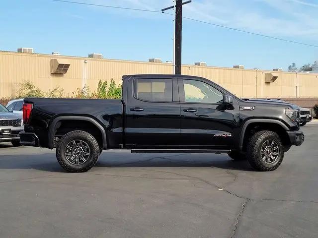 2024 GMC Sierra 1500 4WD Crew Cab Short Box AT4X