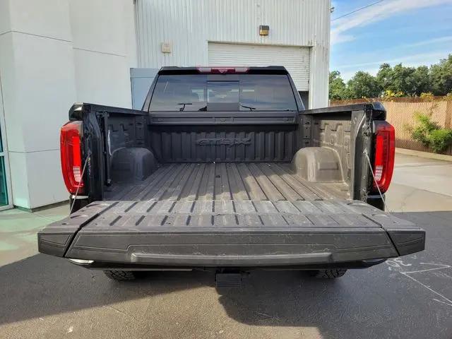 2024 GMC Sierra 1500 4WD Crew Cab Short Box AT4X