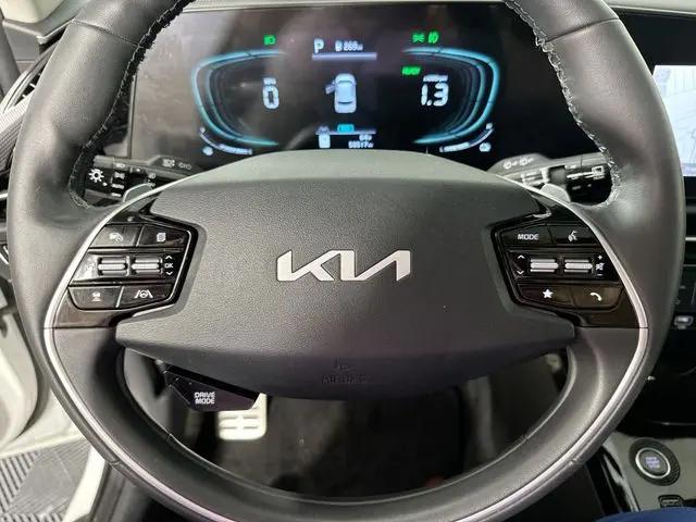 2023 Kia Niro SX Touring