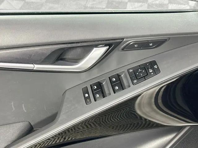 2023 Kia Niro SX Touring