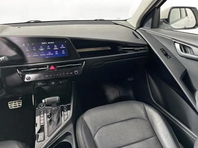 2023 Kia Niro SX Touring