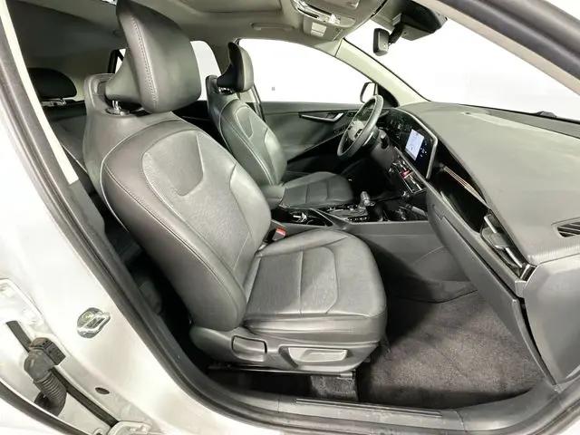 2023 Kia Niro SX Touring