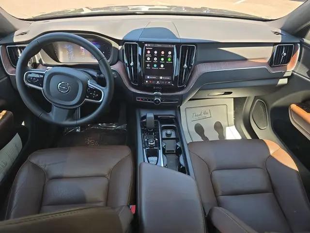2023 Volvo XC60 B5 Plus Bright Theme
