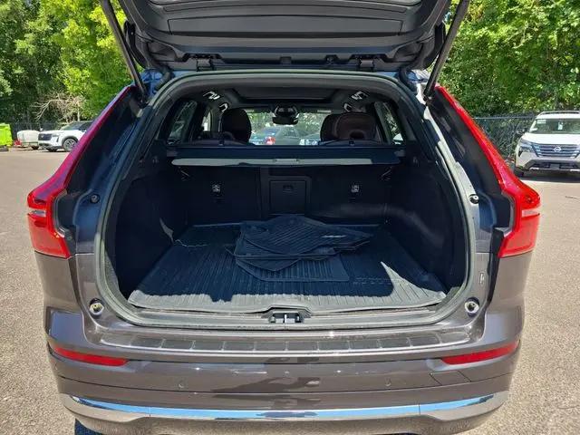 2023 Volvo XC60 B5 Plus Bright Theme