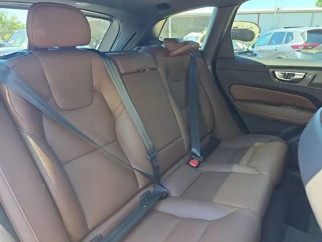 2023 Volvo XC60 B5 Plus Bright Theme