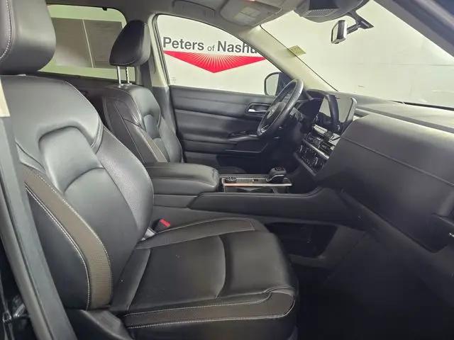 2023 Nissan Pathfinder SL 4WD
