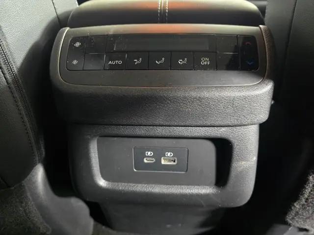 2023 Nissan Pathfinder SL 4WD