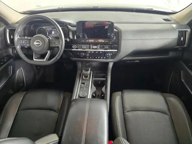 2023 Nissan Pathfinder SL 4WD
