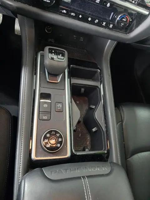 2023 Nissan Pathfinder SL 4WD