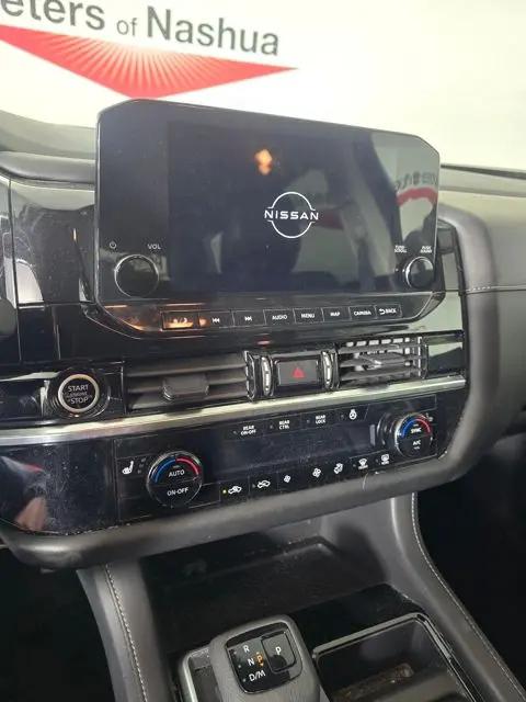 2023 Nissan Pathfinder SL 4WD