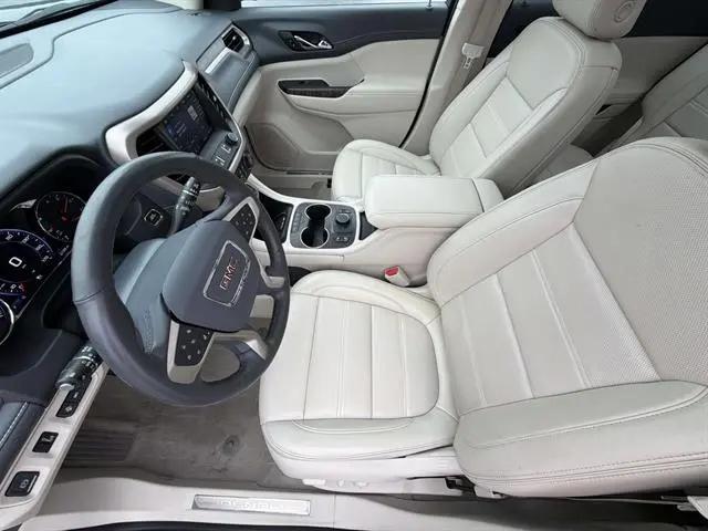 2023 GMC Acadia AWD Denali
