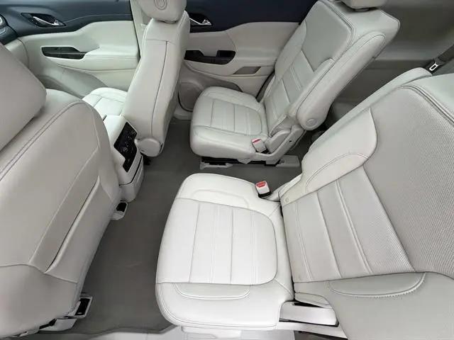 2023 GMC Acadia AWD Denali