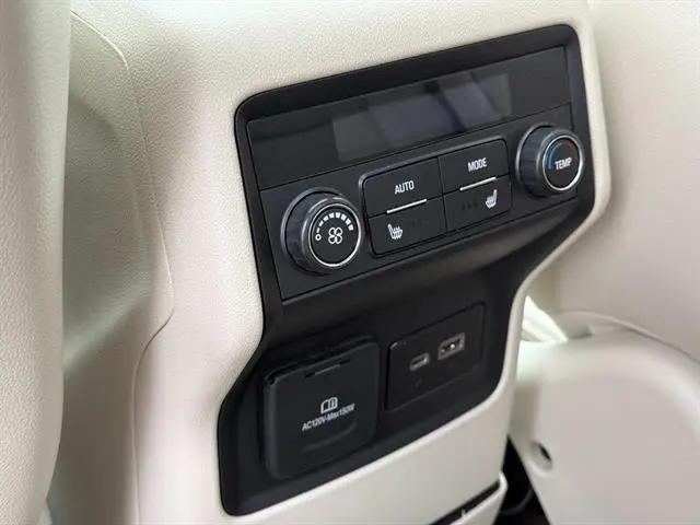 2023 GMC Acadia AWD Denali