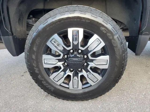 2025 GMC Sierra 3500HD 4WD Crew Cab Standard Bed Denali