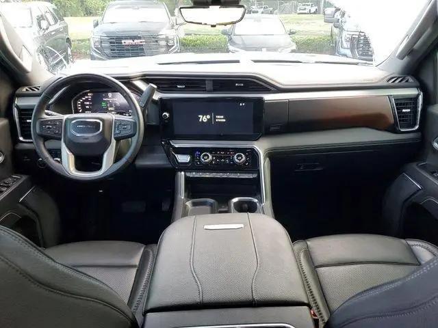 2025 GMC Sierra 3500HD 4WD Crew Cab Standard Bed Denali