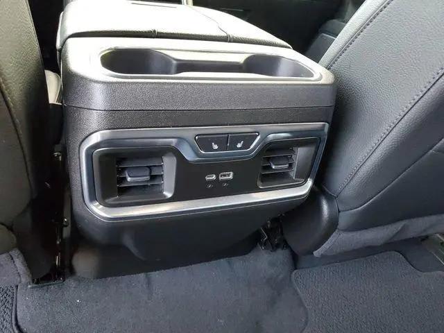 2025 GMC Sierra 3500HD 4WD Crew Cab Standard Bed Denali