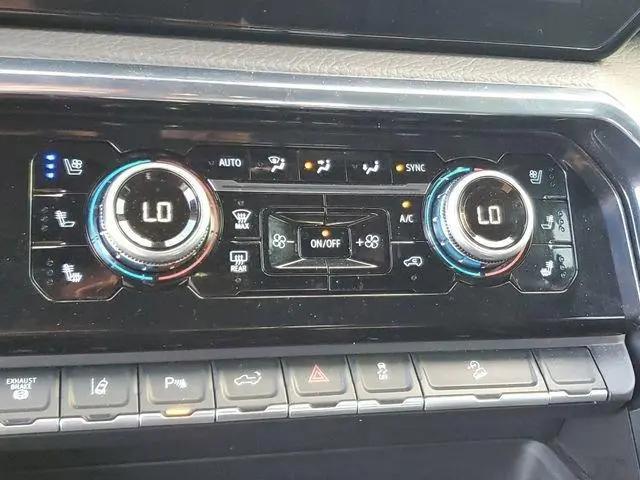 2025 GMC Sierra 3500HD 4WD Crew Cab Standard Bed Denali