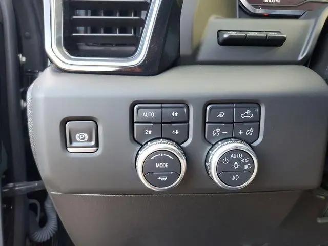 2025 GMC Sierra 3500HD 4WD Crew Cab Standard Bed Denali