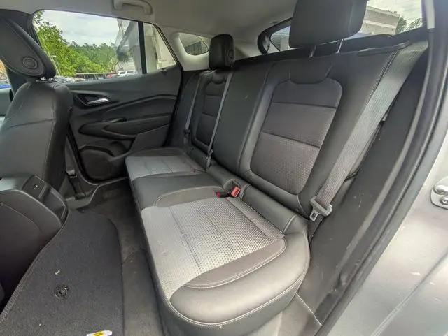 2025 Chevrolet Trax FWD LT