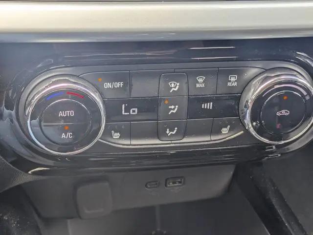 2025 Chevrolet Trax FWD LT