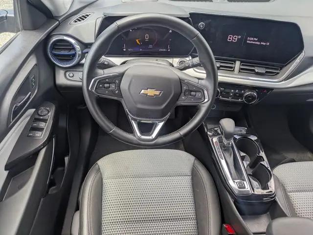 2025 Chevrolet Trax FWD LT