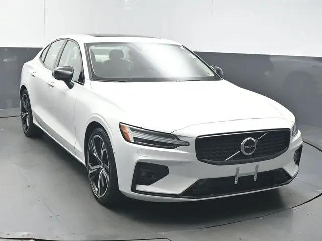 2025 Volvo S60 B5 Plus