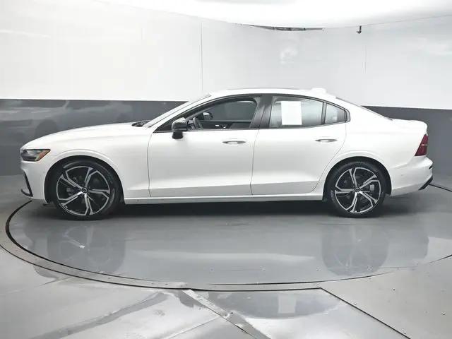 2025 Volvo S60 B5 Plus