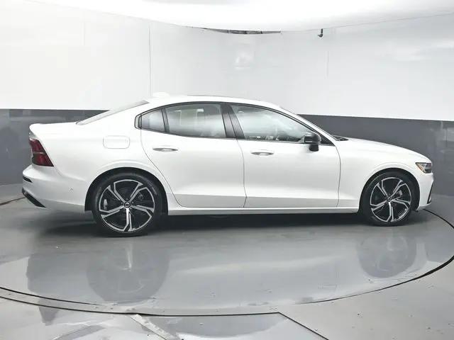 2025 Volvo S60 B5 Plus