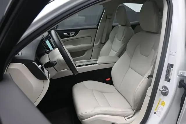 2025 Volvo S60 B5 Plus