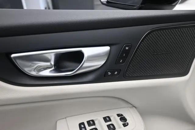 2025 Volvo S60 B5 Plus