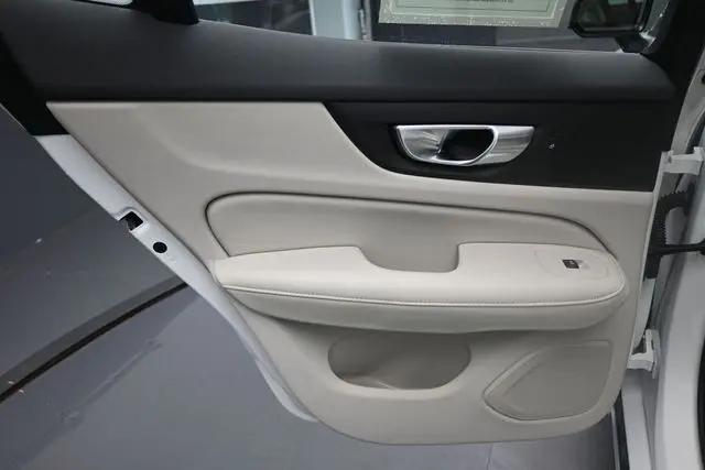 2025 Volvo S60 B5 Plus